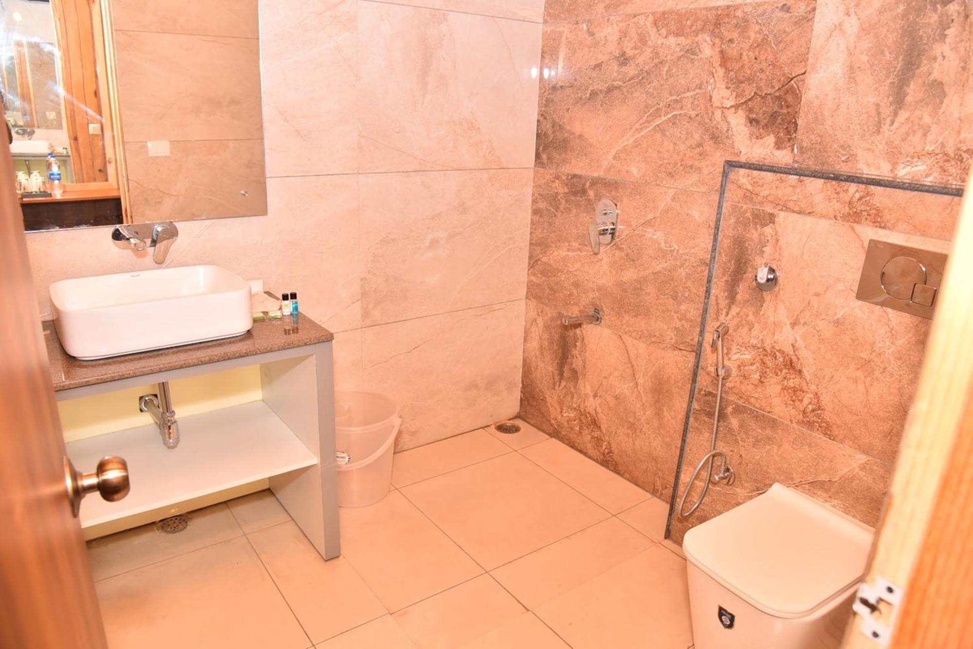 Qcent Woods Resort & Spa, Rishīkesh 외부 사진