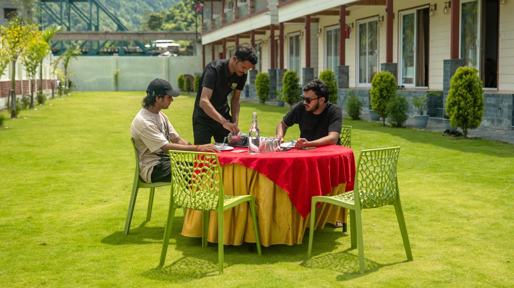 Qcent Woods Resort & Spa, Rishīkesh 외부 사진